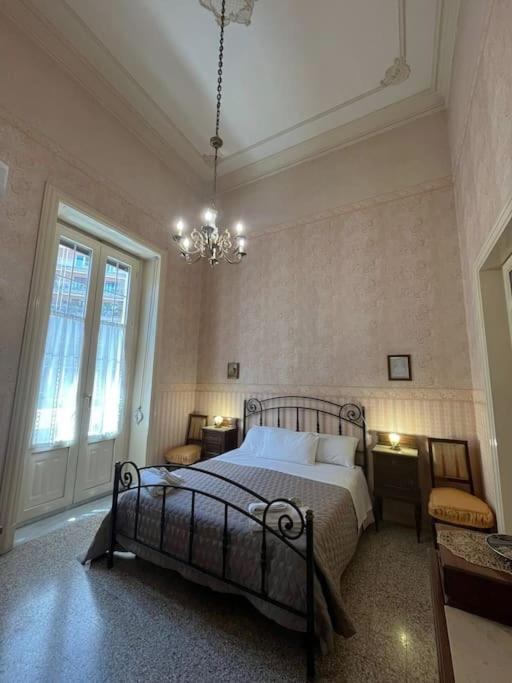 Palazzo Vitrano - Tourist Apartment 卡塔尼亚 外观 照片
