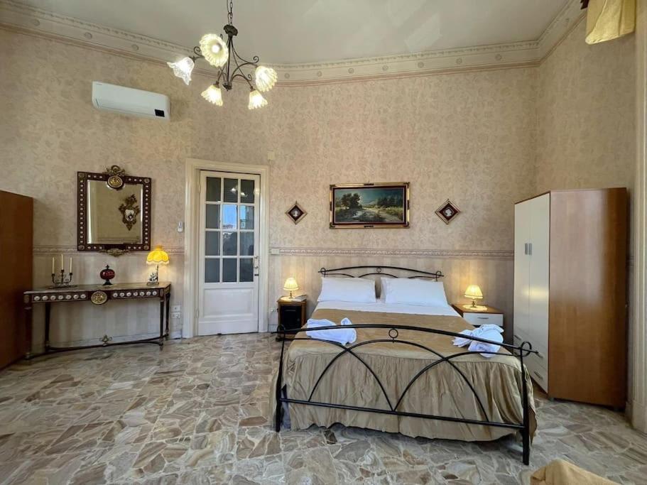 Palazzo Vitrano - Tourist Apartment 卡塔尼亚 外观 照片