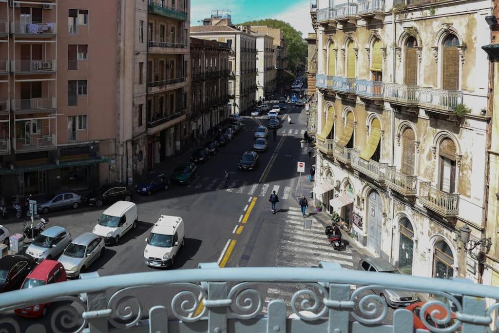Palazzo Vitrano - Tourist Apartment 卡塔尼亚 外观 照片