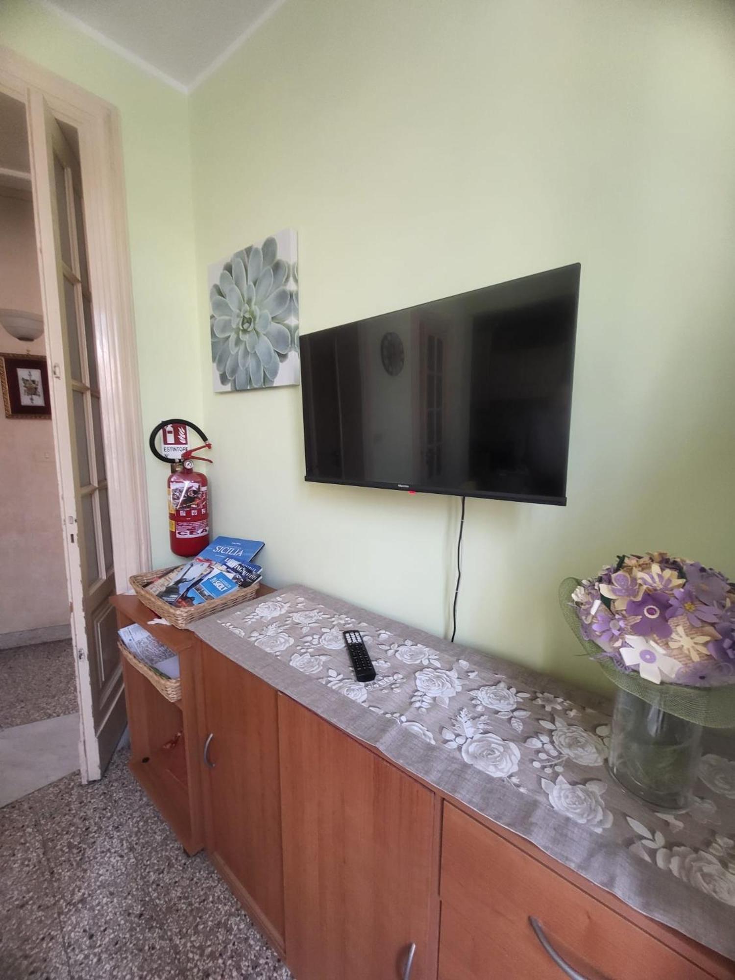 Palazzo Vitrano - Tourist Apartment 卡塔尼亚 外观 照片
